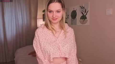 Veronica online show from 09-21-25, 06:26