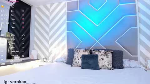 Vero online show from 10-02-25, 04:19