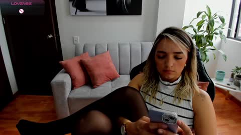 Catalina online show from 02-05-25, 06:59