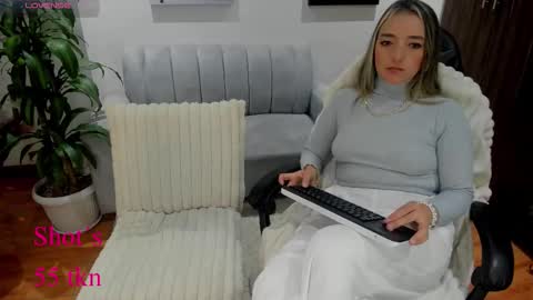 Catalina online show from 09-14-25, 03:27