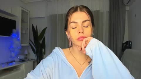 Lolitalolz online show from 01-08-25, 07:34