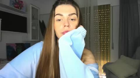 Lolitalolz online show from 03-12-25, 05:07