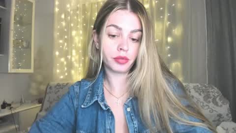 Snapshot of veronarolls chatting on 02-14-26, 07:21 Lolitalolz online show from 02-14-26, 07:21