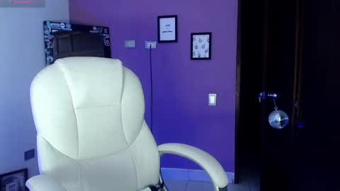 Snapshot of veronica_118 chatting on 12-09-24, 06:23 veronica_118 online show from 12-09-24, 06:23