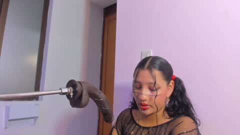 Snapshot of veronica_bigass chatting on 06-07-26, 08:01 Veronica online show from 06-07-26, 08:01