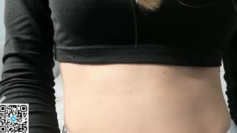 Snapshot of veronica_burns chatting on 06-22-26, 09:39 Anny online show from 06-22-26, 09:39