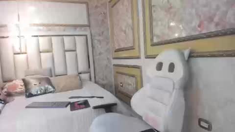 Snapshot of veronica_cutte chatting on 03-05-26, 03:30 Veronica online show from 03-05-26, 03:30