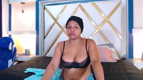 Snapshot of veronica_em1 chatting on 07-06-26, 12:57 VERONICA online show from 07-06-26, 12:57