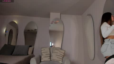 Snapshot of veronicablue1 chatting on 06-14-26, 06:48 Vero online show from 06-14-26, 06:48