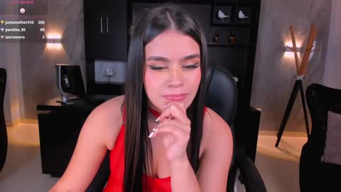 Snapshot of veronicacruz1 chatting on 02-06-25, 06:51 Vero online show from 02-06-25, 06:51