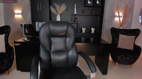 Snapshot of veronicacruz1 chatting on 02-08-25, 07:27 Vero online show from 02-08-25, 07:27