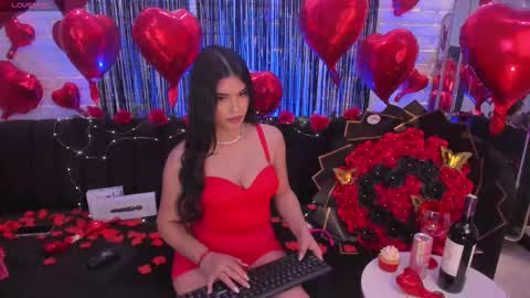 Snapshot of veronicacruz1 chatting on 02-15-25, 05:30 Vero online show from 02-15-25, 05:30