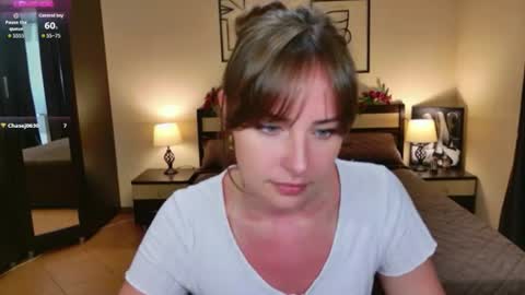 Snapshot of veronicafreman chatting on 06-13-26, 05:27 Veronica online show from 06-13-26, 05:27