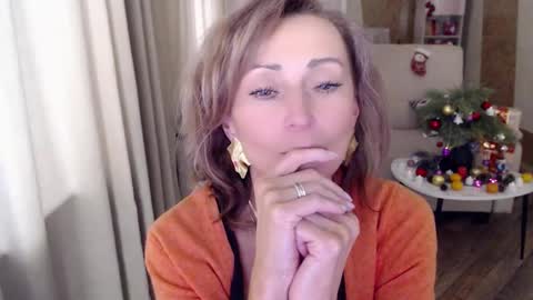 Snapshot of veronicagilbert chatting on 12-26-24, 07:45 Helen online show from 12-26-24, 07:45