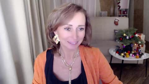 Snapshot of veronicagilbert chatting on 12-26-24, 10:59 Helen online show from 12-26-24, 10:59