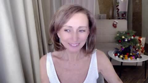 Snapshot of veronicagilbert chatting on 12-27-24, 05:09 Helen online show from 12-27-24, 05:09