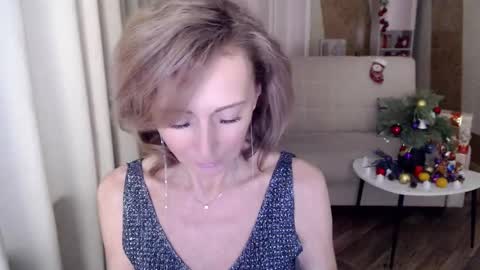Snapshot of veronicagilbert chatting on 12-28-24, 05:44 Helen online show from 12-28-24, 05:44