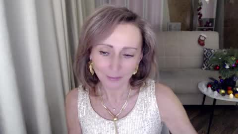 Snapshot of veronicagilbert chatting on 01-05-25, 05:30 Helen online show from 01-05-25, 05:30