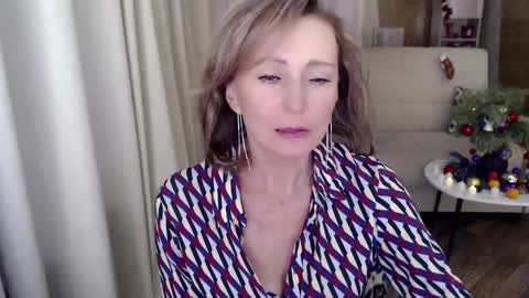 Snapshot of veronicagilbert chatting on 01-06-25, 05:08 Helen online show from 01-06-25, 05:08