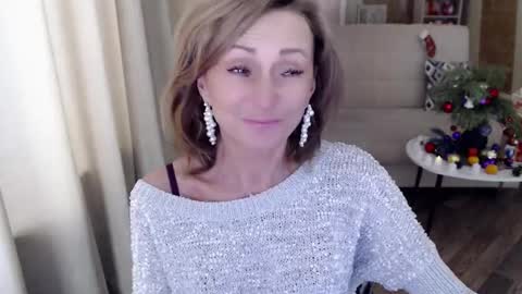 Snapshot of veronicagilbert chatting on 01-08-25, 09:10 Helen online show from 01-08-25, 09:10