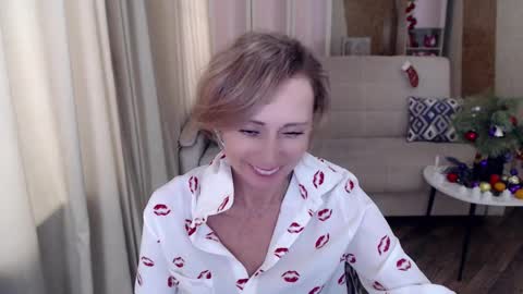 Snapshot of veronicagilbert chatting on 01-10-25, 07:57 Helen online show from 01-10-25, 07:57