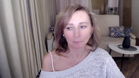 Snapshot of veronicagilbert chatting on 01-16-25, 12:20 Helen online show from 01-16-25, 12:20