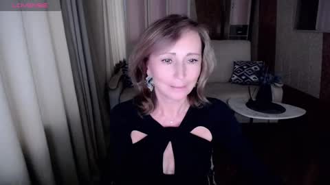 Snapshot of veronicagilbert chatting on 01-19-25, 11:45 Helen online show from 01-19-25, 11:45