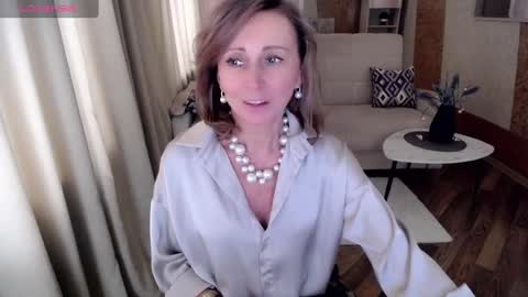 Snapshot of veronicagilbert chatting on 01-28-25, 10:56 Helen online show from 01-28-25, 10:56