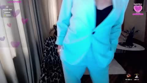 Snapshot of veronicagilbert chatting on 02-02-25, 10:02 Helen online show from 02-02-25, 10:02