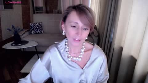 Snapshot of veronicagilbert chatting on 02-03-25, 11:09 Helen online show from 02-03-25, 11:09