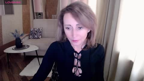 Snapshot of veronicagilbert chatting on 02-06-25, 05:25 Helen online show from 02-06-25, 05:25