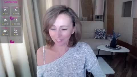Snapshot of veronicagilbert chatting on 02-09-25, 06:01 Helen online show from 02-09-25, 06:01