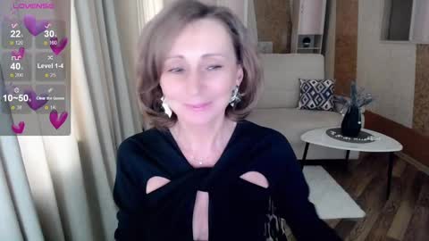 Snapshot of veronicagilbert chatting on 02-11-25, 05:05 Helen online show from 02-11-25, 05:05
