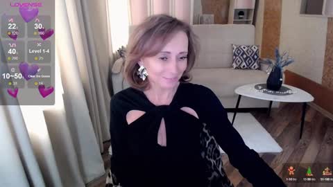 Snapshot of veronicagilbert chatting on 02-11-25, 08:15 Helen online show from 02-11-25, 08:15