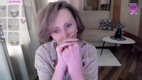Snapshot of veronicagilbert chatting on 02-12-25, 11:18 Helen online show from 02-12-25, 11:18