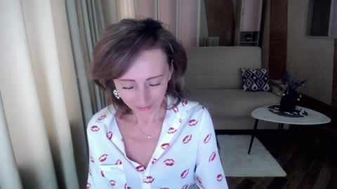 Snapshot of veronicagilbert chatting on 02-14-25, 05:30 Helen online show from 02-14-25, 05:30