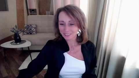 Snapshot of veronicagilbert chatting on 02-18-25, 09:21 Helen online show from 02-18-25, 09:21