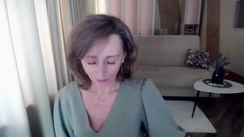 Snapshot of veronicagilbert chatting on 02-19-25, 04:55 Helen online show from 02-19-25, 04:55