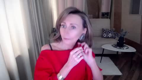 Snapshot of veronicagilbert chatting on 02-28-25, 05:15 Helen online show from 02-28-25, 05:15