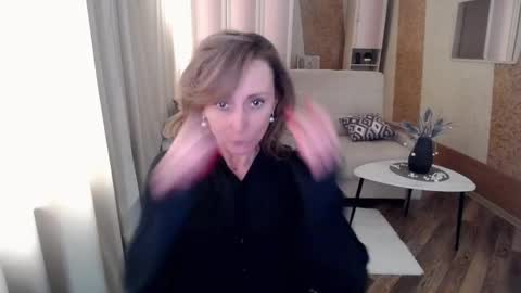 Snapshot of veronicagilbert chatting on 02-28-25, 11:25 Helen online show from 02-28-25, 11:25