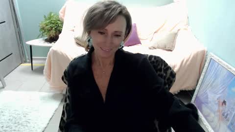 Snapshot of veronicagilbert chatting on 03-04-25, 11:51 Helen online show from 03-04-25, 11:51