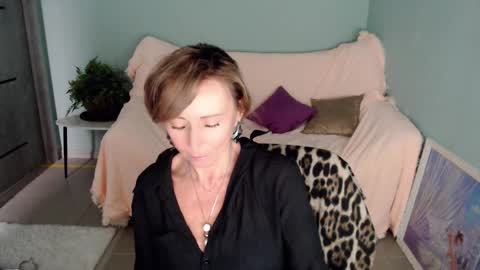 Snapshot of veronicagilbert chatting on 03-05-25, 12:11 Helen online show from 03-05-25, 12:11