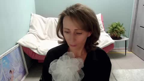 Snapshot of veronicagilbert chatting on 03-10-25, 05:33 Helen online show from 03-10-25, 05:33