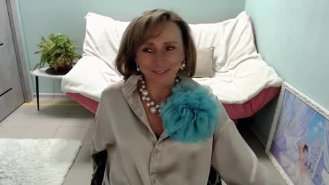 Snapshot of veronicagilbert chatting on 03-11-25, 08:20 Helen online show from 03-11-25, 08:20