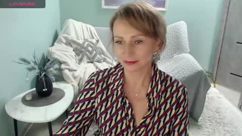 Snapshot of veronicagilbert chatting on 09-21-25, 05:42 Helen online show from 09-21-25, 05:42
