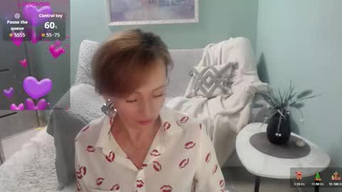 Snapshot of veronicagilbert chatting on 09-27-25, 07:13 Helen online show from 09-27-25, 07:13