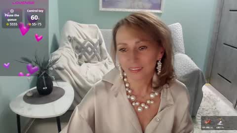 Snapshot of veronicagilbert chatting on 09-29-25, 05:23 Helen online show from 09-29-25, 05:23