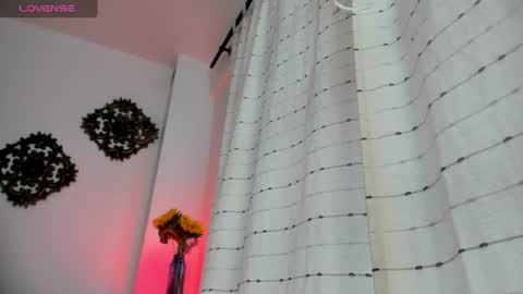 Snapshot of veronicagilss chatting on 07-20-26, 07:38 Veronica Gills online show from 07-20-26, 07:38