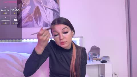 Snapshot of veronicaleal_ chatting on 09-26-25, 09:35 Vivi online show from 09-26-25, 09:35