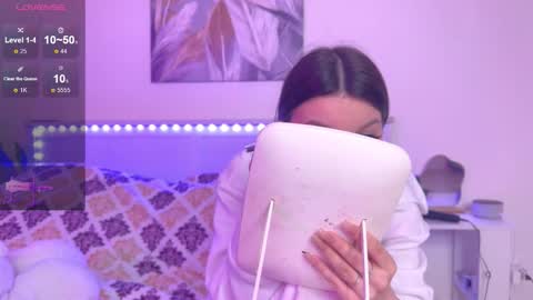 Snapshot of veronicaleal_ chatting on 09-30-25, 07:57 Vivi online show from 09-30-25, 07:57